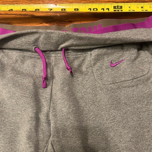 Nike Dri-Fit Capris. Size S - Picture 6 of 8